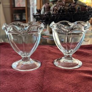 Tulip shaped ice cream sundae dishes, set of 2